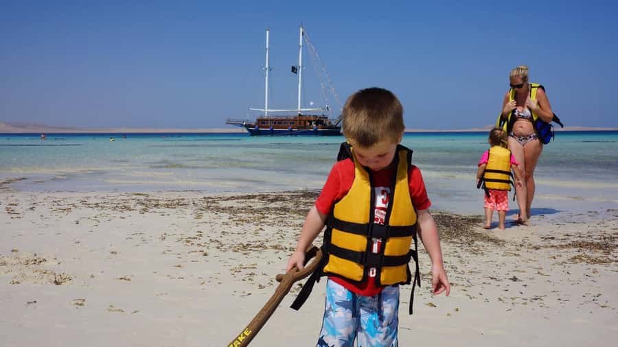 Hurghada: Pirates Sailing Boat to Orange Bay with Transfers - How good is the family entertainment?