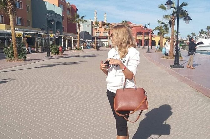 Hurghada Private Guided City Tour with Shopping - The old port, fish market, and shipbuilding