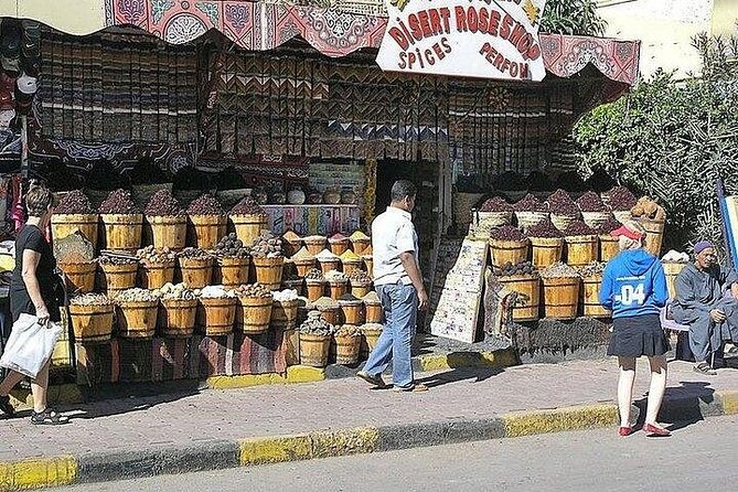 Hurghada Private Guided City Tour with Transport - Why leave the resort strip?