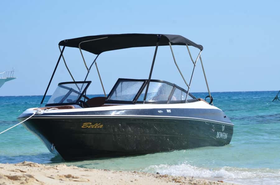 Hurghada: Private Speedboat to Magawish Island - First water stop: two hours for swimming and snorkeling