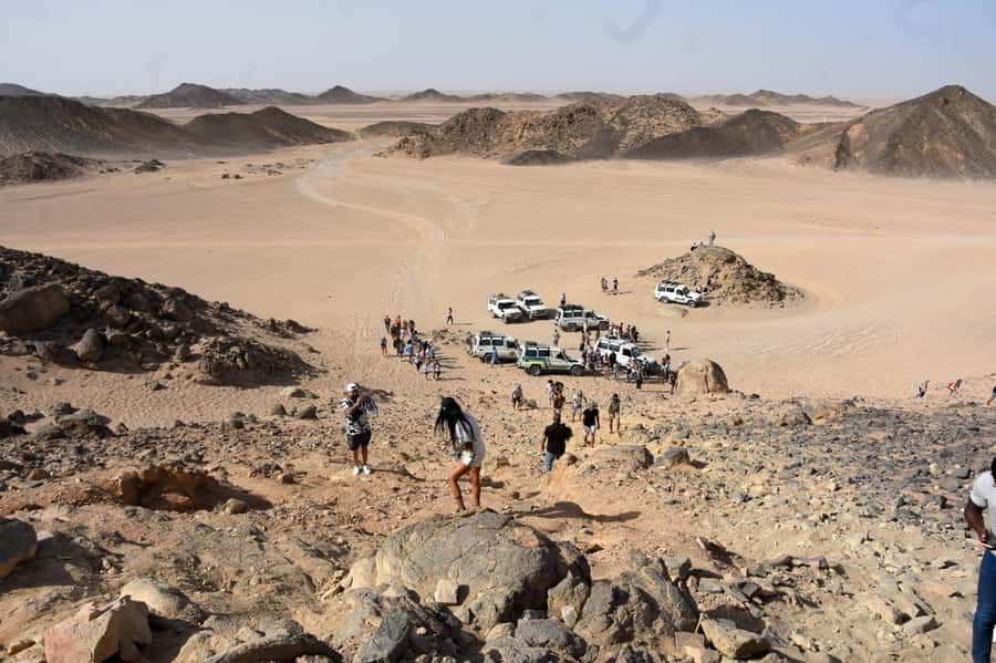 Hurghada: Quad Bike, Buggy, Jeep Safari, Camel Ride & Dinner - Pickup, welcome drink, and getting ready