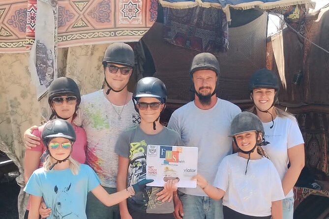 Hurghada: Red Sea & Desert Horse Riding Tour with Swimming - Food, drinks, and the stable atmosphere