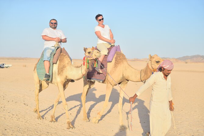Hurghada: Safari 4x4 Jeep, Camel Ride, Dinner & Star Watching - Sunset photos, tea, and a short camel ride