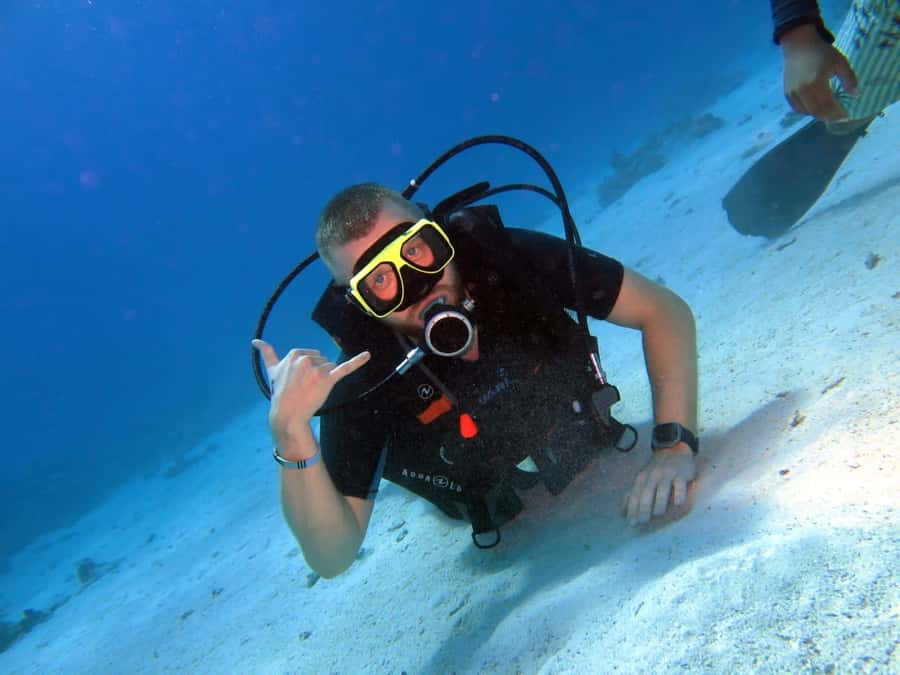 Hurghada: Scuba Diving cruise with lunch & pickup - What the $40 price really covers