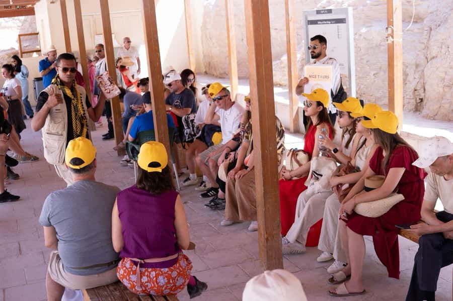 Hurghada: Small-Group Luxor Highlights & Tut Tomb Day Tour - Lunch at a local restaurant