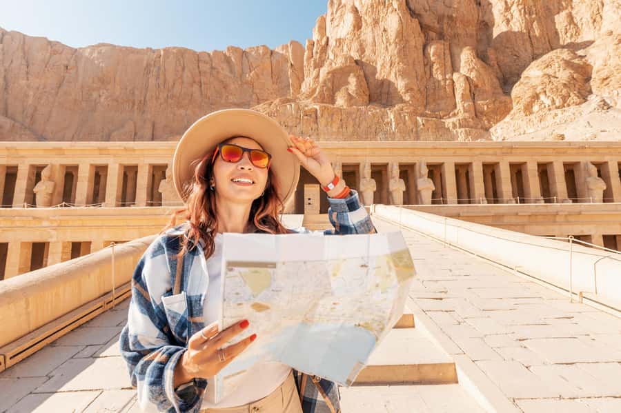 Hurghada: Small-Group Luxor Highlights & Tut Tomb Day Tour - Leaving Hurghada before sunrise