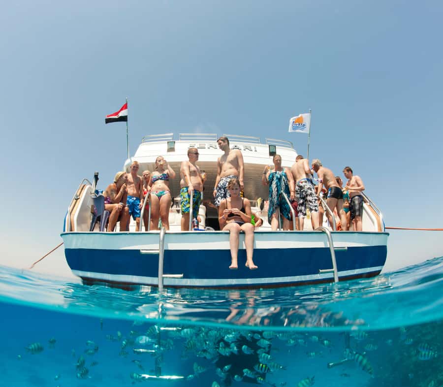 Hurghada: Snorkeling 6 x 1 to Orange Bay w Diving & Massage - The massage and banana boat ride