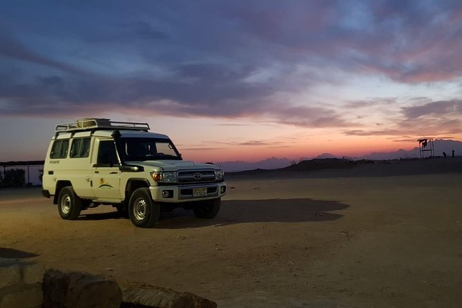 Hurghada: Star Watching Desert Adventure by Jeep with Dinner - Sunset from a desert hill