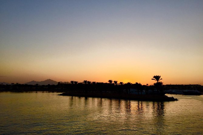 Hurghada: Sunrise Quad Biking and Giftun Island Snorkeling - What a 25-person group means in practice