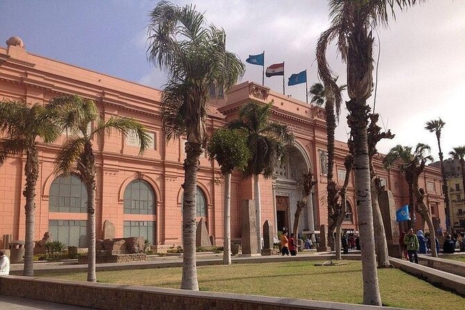 Hurghada to Cairo Giza Pyramids day trip by minivan small group - A short break at Zafarana