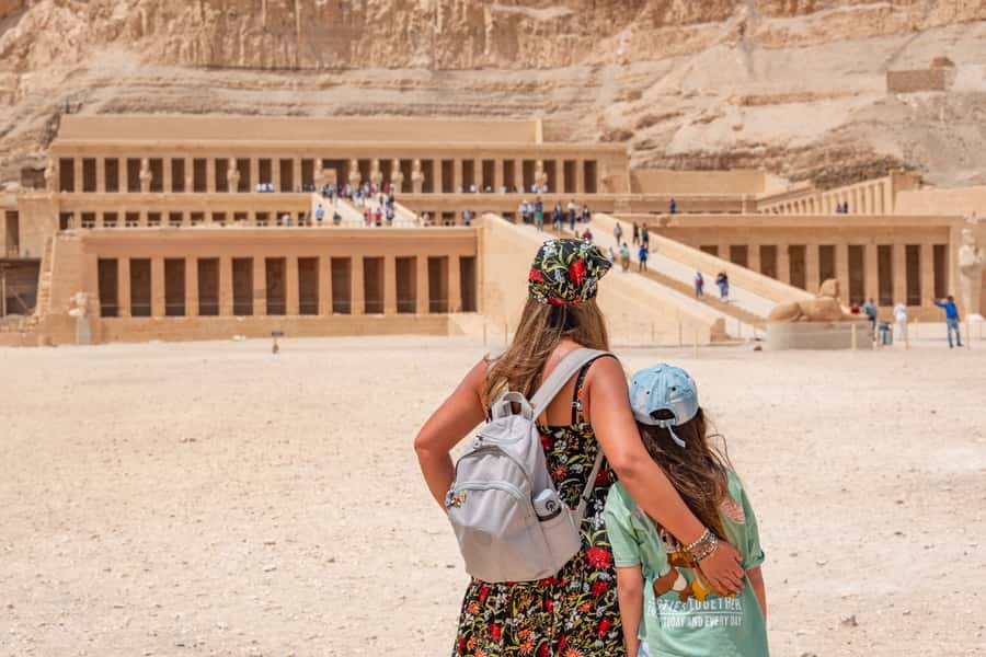Hurghada: Valley of Kings Hatshepsut & Karnak Luxor Day Trip - Hatshepsut’s temple and the Colossi of Memnon