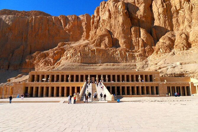 Inclusive Day Tour to Valley of the Kings Hatshepsut and Memnon - The Valley of the Kings: royal tombs in a desert valley
