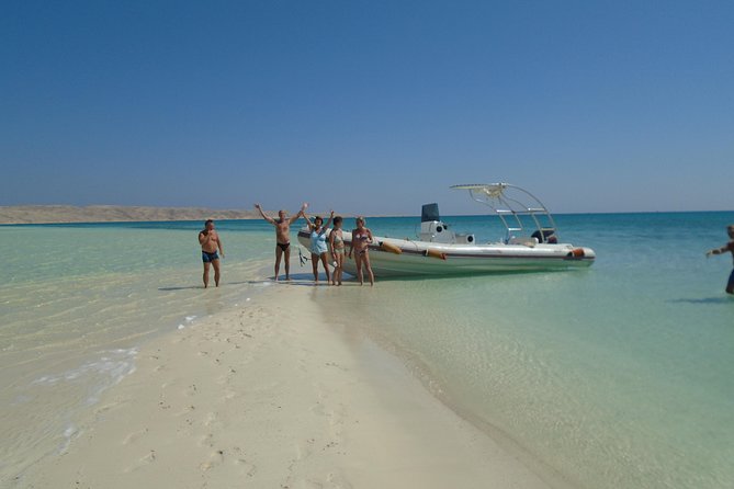 Islands & Snorkeling Private Tour in Hurghada - Leaving Hurghada by private speedboat