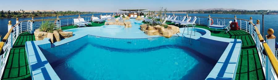 Luxor: 4 Days Nile Cruise with Guided Tours & Abu Simbel - Day 2: Edfu Temple by horse and carriage