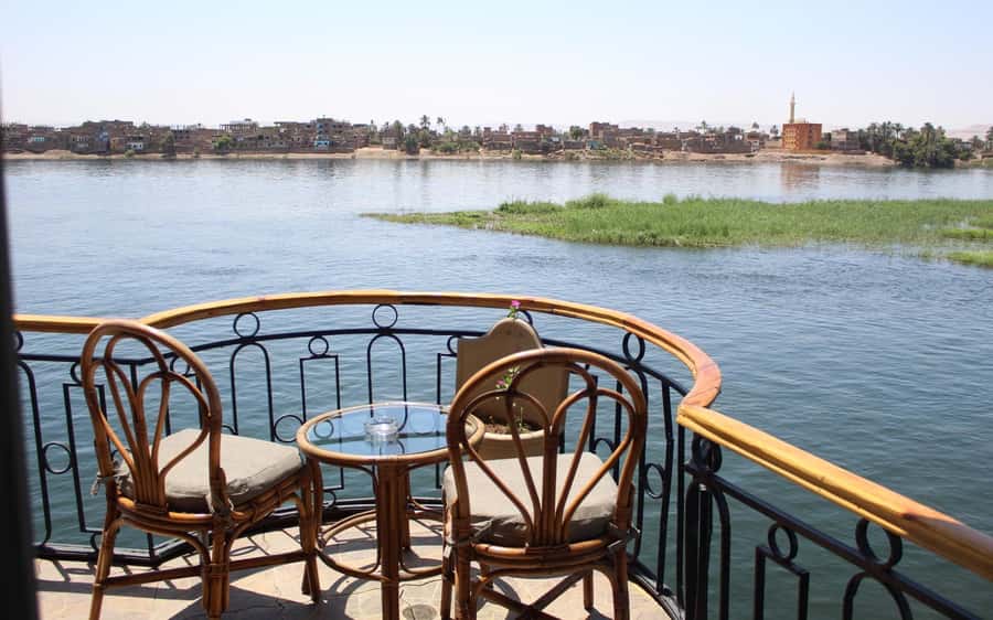 Luxor: 5 Days Nile Cruise with Guided Tours & Abu Simbel - Why a Nile cruise works well here