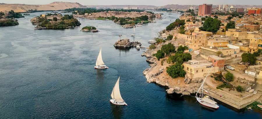 Luxor: 5 Days Nile Cruise with Guided Tours & Abu Simbel - Day one: Karnak, Luxor Temple, and your first night aboard