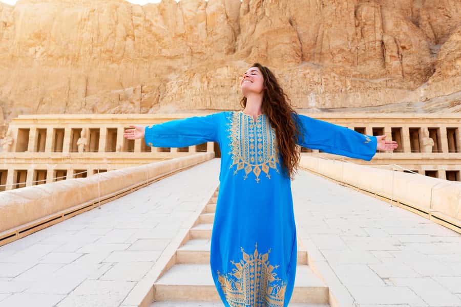 Luxor: All-Inclusive West Bank Tour, Sound & Light Show - A quick stop at the Colossi of Memnon