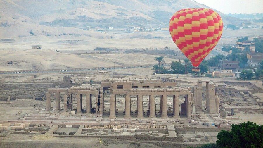 Luxor: Amazing Sunrise Hot Air Balloon Ride - Crossing the Nile before first light