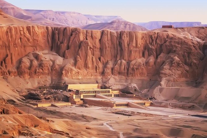 Luxor Day Tour :Valley of Kings & queen & Hatshepsut & Habu city - Ten minutes with the Colossi of Memnon