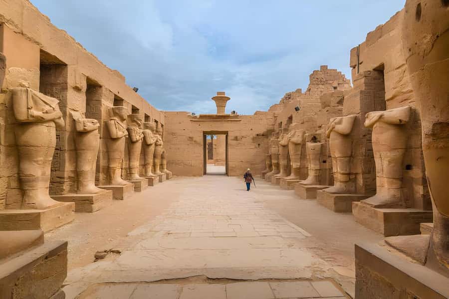 Luxor Day Trip from Hurghada Small Group & Tutankhamun Tomb - Colossi of Memnon: a quick first stop