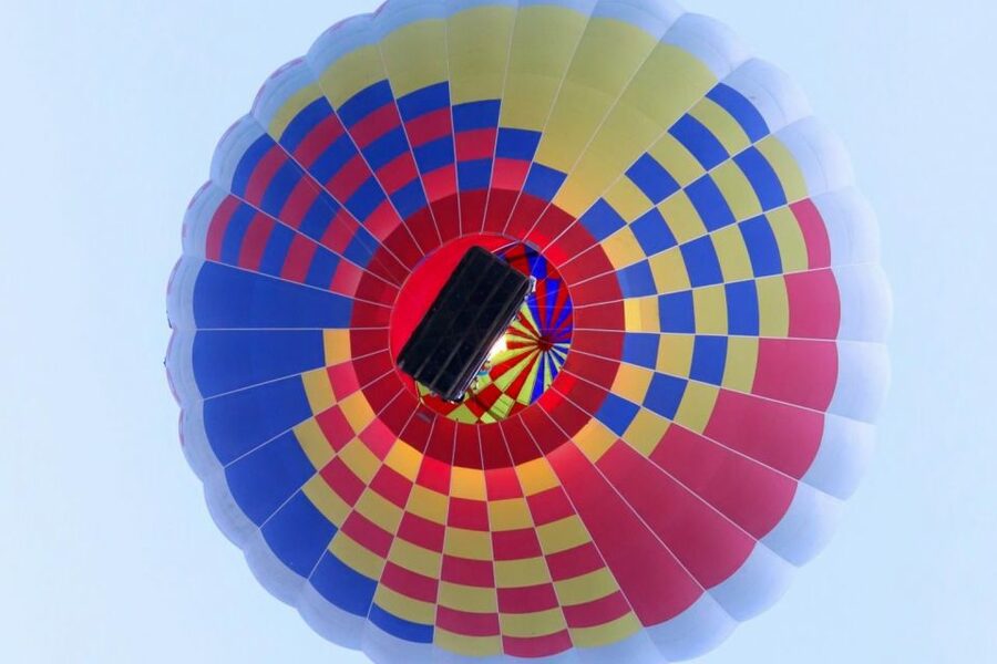 Luxor: Deluxe Sunrise Hot Air Balloon - Language support and communication