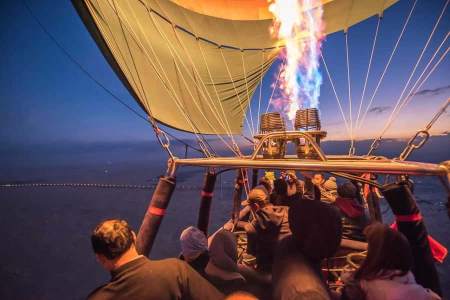 Luxor: Deluxe Sunrise Hot Air Balloon - The 4:20 am start and the trip across the Nile