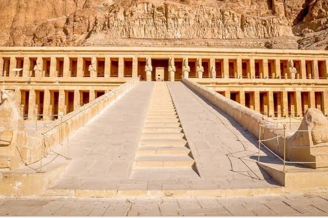 Luxor Full Day Sightseeing Tour by Bus from Hurghada - The long road from Hurghada to Luxor
