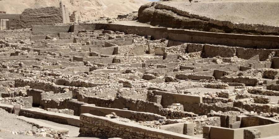 Luxor: Habu, Deir El Medina, Shared tour, Guide, and Lunch - The Colossi of Memnon, a short final stop