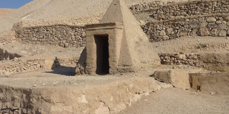 Luxor: Habu, Deir El Medina, Shared tour, Guide, and Lunch - What the $40 price really covers