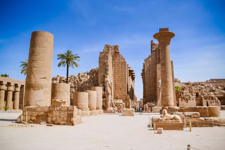 Luxor: Half-Day Tour to Karnak & Luxor Temples - Lunch by the Nile, with a few cautions