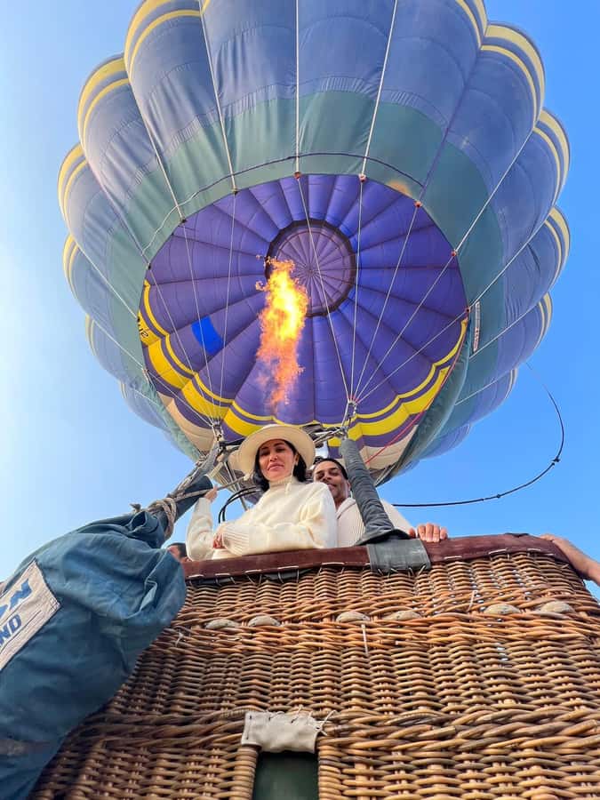 Luxor: Hot Air Balloon Ride over Luxor Relics - Safety briefing and boarding the basket
