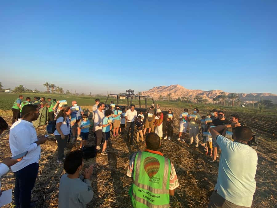 Luxor: Hot Air Balloon Ride over the Valley of the Kings - How the ground crew shapes the morning