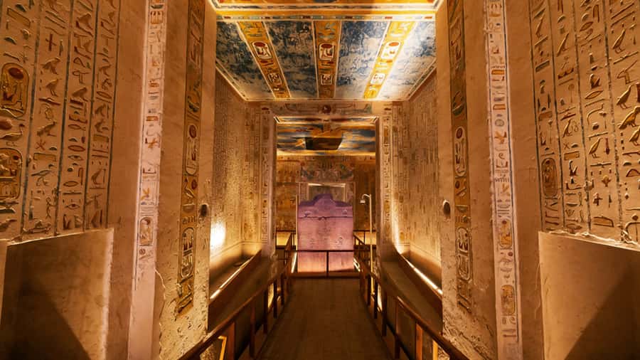 Luxor: Medinet Habu, Deir el-Medina & Valley of Queens Tour - Key points at a glance