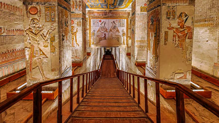 Luxor: Medinet Habu, Deir el-Medina & Valley of Queens Tour - The Valley of the Queens and the Nefertari question