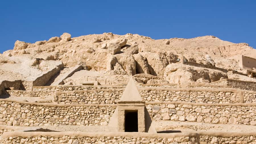 Luxor: Medinet Habu, Deir el-Medina & Valley of Queens Tour - Who should book this three-hour tour?