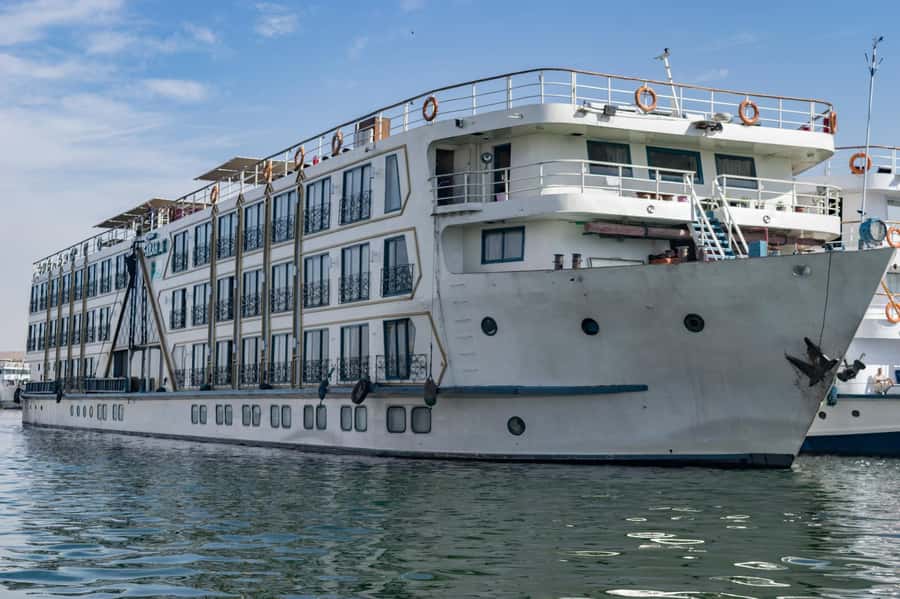 Luxor: One-night Nile Cruise to Aswan with Transfer - Day 2: Breakfast, checkout, and arrival in Aswan