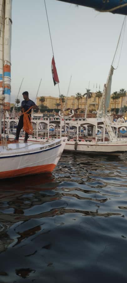 Luxor: Private Felucca Boat Trip with Hotel Pickup - What happens if there is no wind