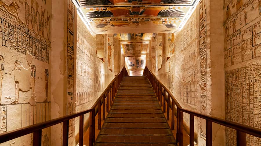 Luxor: Private Tour to Valley of Kings & Hatshepsut Temple. - Entering the Valley of the Kings