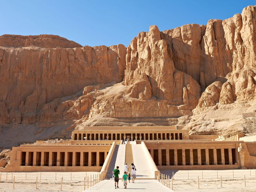 Luxor: West and East Banks All-Inclusive Tour & Balloon Ride - The felucca ride on the Nile