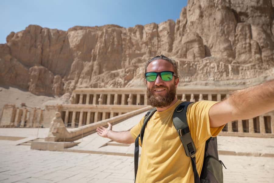 Luxor: West Bank Kings and Queens All-Inclusive Tour & Lunch - Colossi of Memnon, a quick stop with a big impact