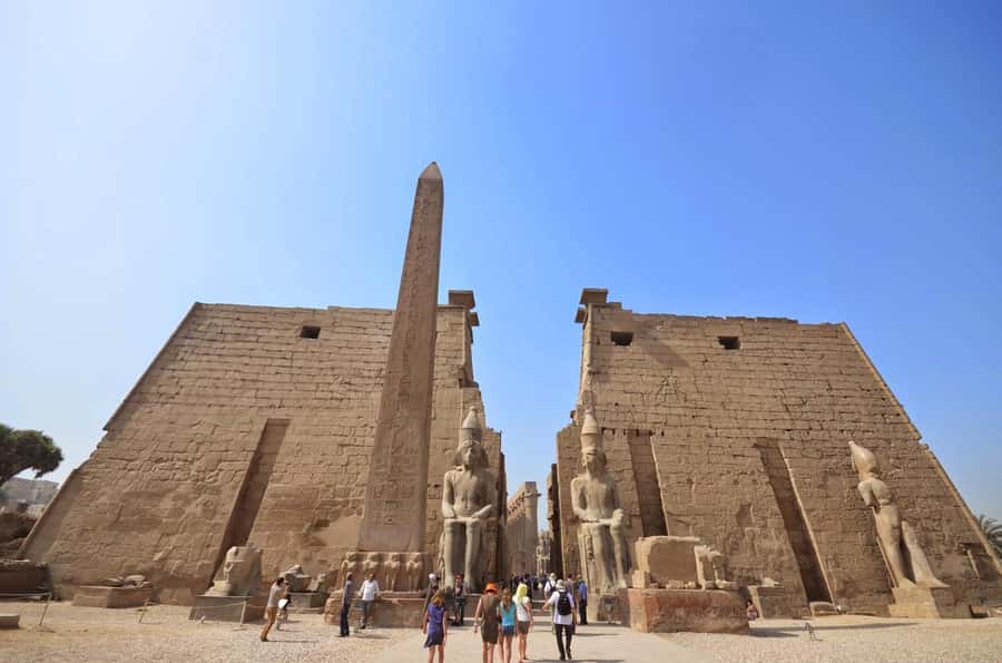 Luxor: West & East Banks & Tut's Tomb Private Full-Day Tour - Valley of the Queens: A Quieter Royal Cemetery