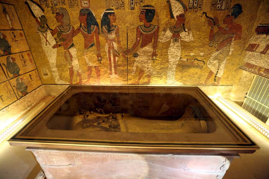 Luxor: West & East Banks & Tut's Tomb Private Full-Day Tour - Valley of the Kings: Three Tombs and One Famous Name