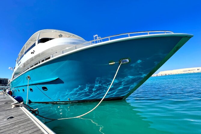 Luxury Cruise inc. Snorkeling/Massage/Island/water sport & Lunch - Crew service and the feel on board
