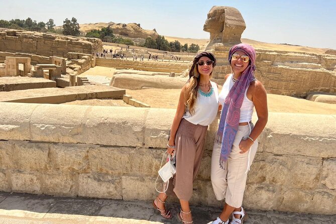 Luxury Private Tour Giza Pyramids ,Egyptian Museum and Bazaars - Thirty minutes with the Sphinx and Valley Temple
