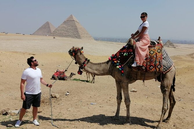 Luxury Private Tour Giza Pyramids ,Egyptian Museum and Bazaars - One hour for souvenirs around Giza