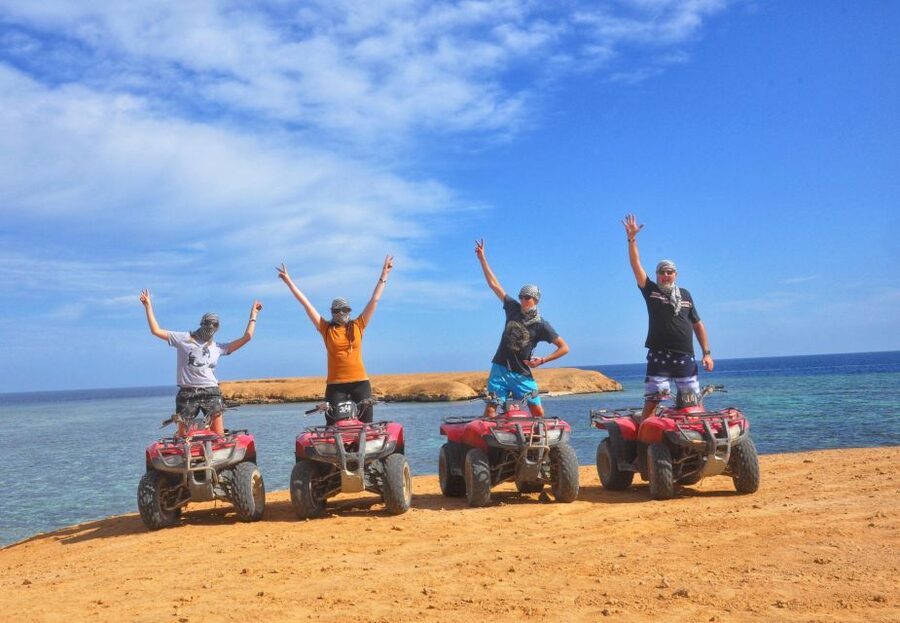 Makadi Bay: ATV, Sea View, Camel, Stargazing, Dinner & Show - The five-minute camel ride