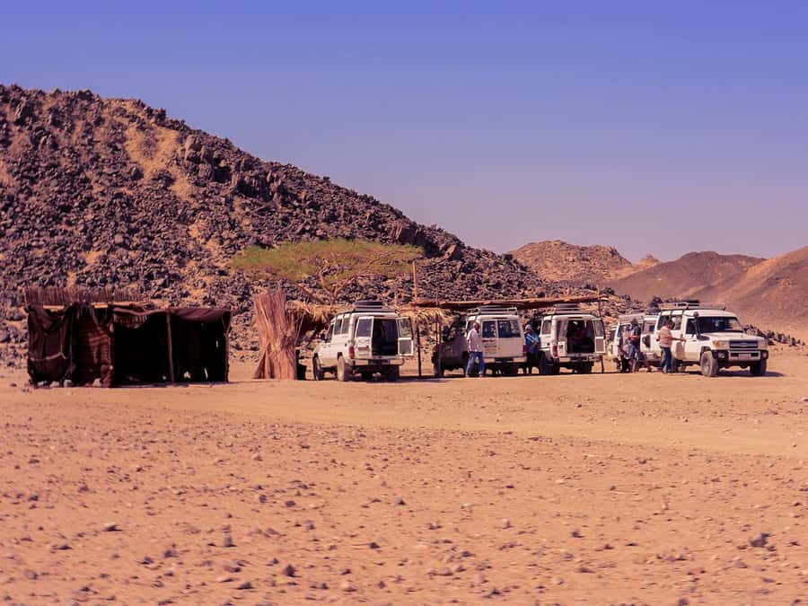 Makadi Bay: Jeep Safari Adventure with Bedouin guide - Leaving Makadi Bay for the Hurghada Desert