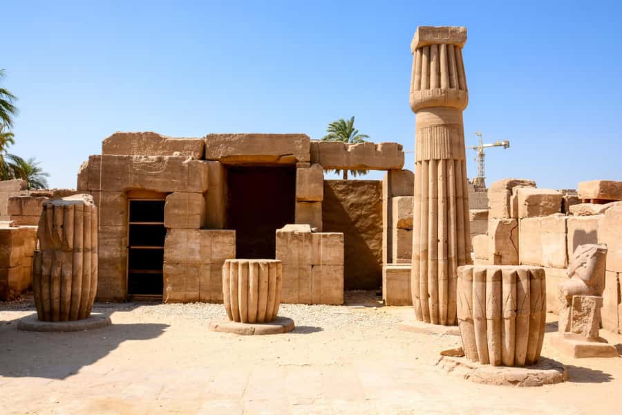 Makadi Bay: Luxor Private Tour Kings Valley and Hatshepsut - Hatshepsut Temple and the cliffside setting