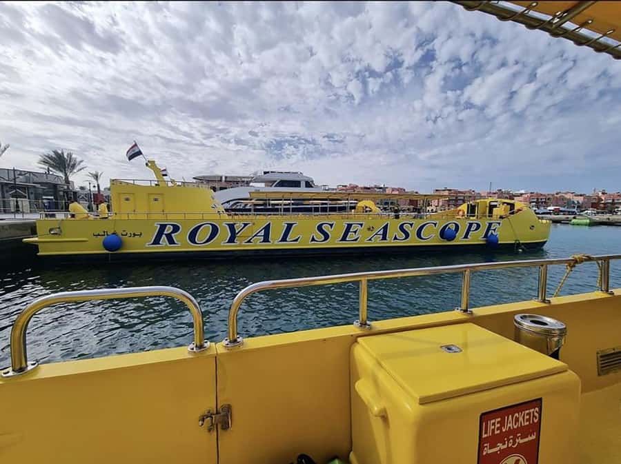 Makadi Bay: Royal Seascope Submarine Cruise & Snorkel stop - The 20-minute snorkeling stop