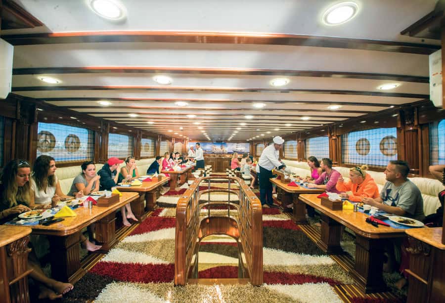 Marsa Alam: Elite vip Turtle bay snorkeling with BBQ Lunch - The marina stop adds a little breathing room